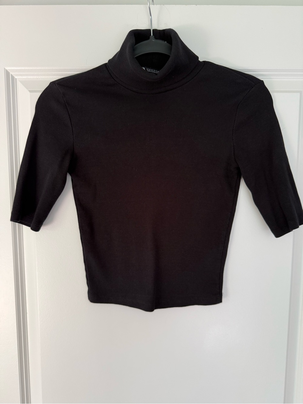 ZARA Black Ribbed Turtleneck Size Small Like New